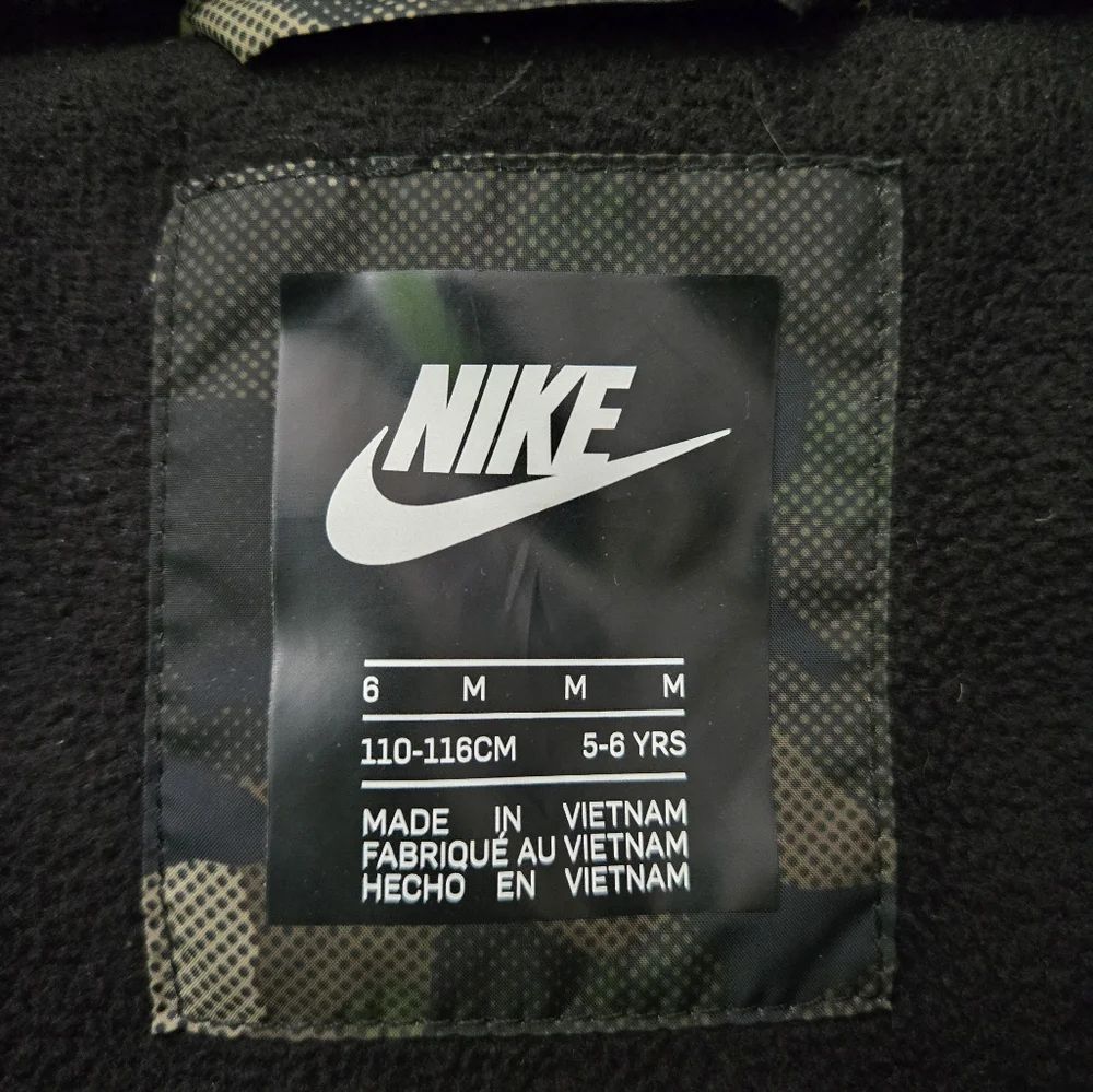 Nike Youth Puffer Jacket‎ Vest Hoodie Camo Black Green Kids Size Medium
